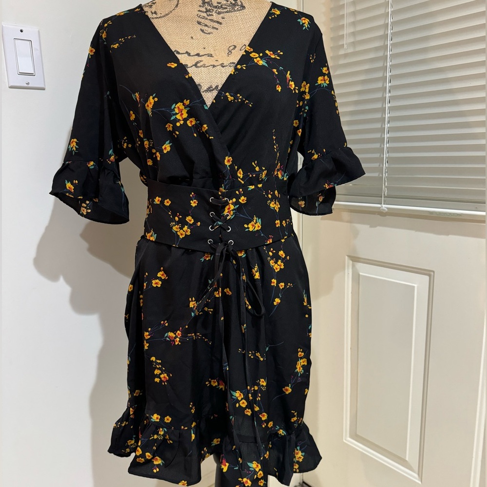 Black orange & yellow floral swing dress w corset tie & bell ruffle sleeves